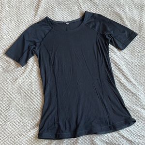 Lulu Lemon tee; Size 8